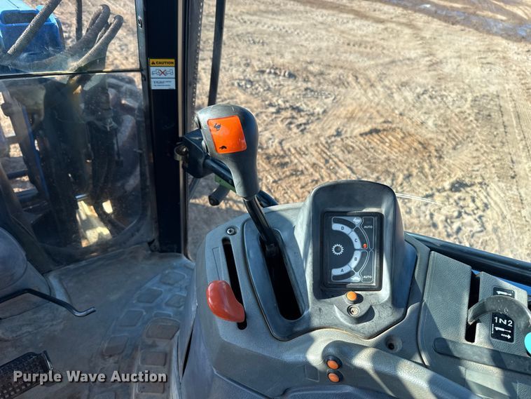 image for item ES5761 2006 New Holland TS110A MFWD tractor