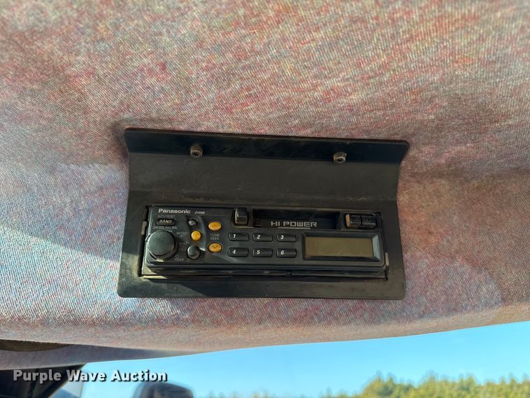 image for item ES5761 2006 New Holland TS110A MFWD tractor