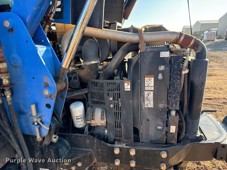 image for item ES5761 2006 New Holland TS110A MFWD tractor