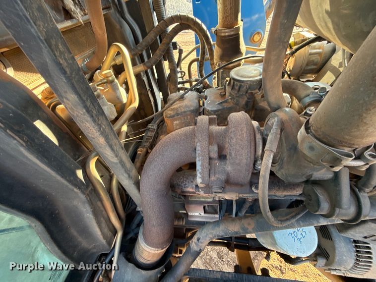 image for item ES5761 2006 New Holland TS110A MFWD tractor