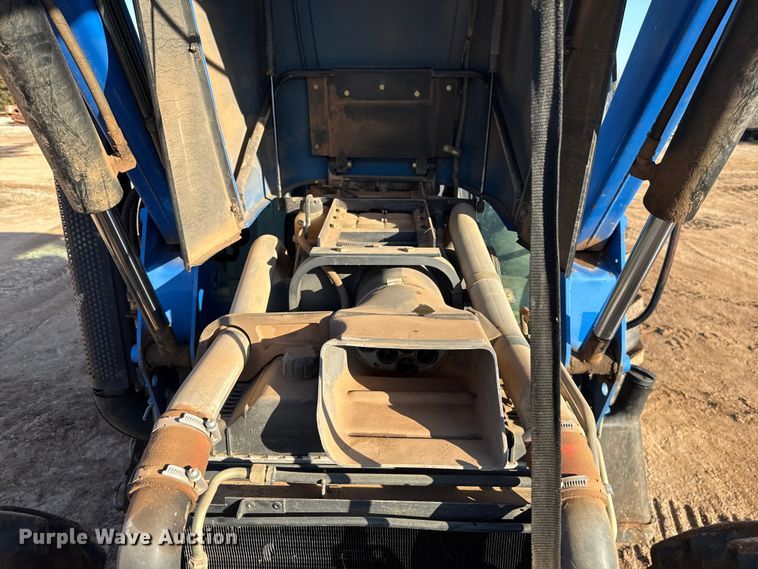 image for item ES5761 2006 New Holland TS110A MFWD tractor