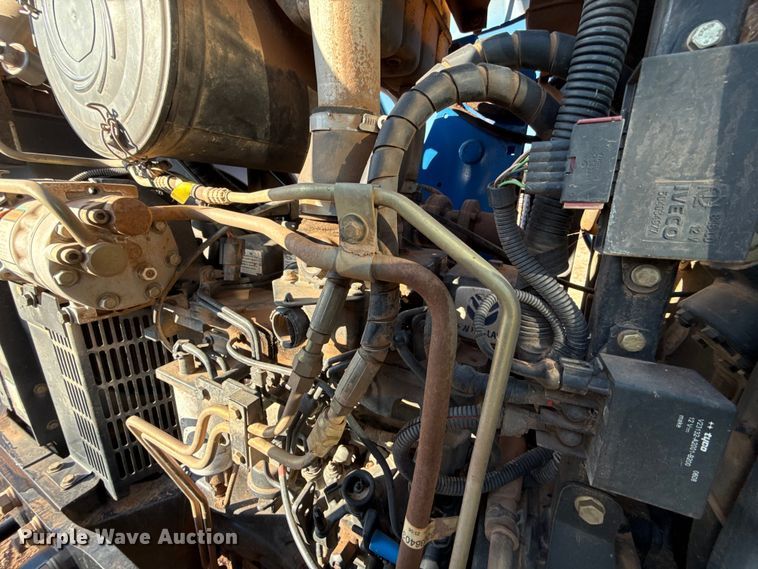 image for item ES5761 2006 New Holland TS110A MFWD tractor