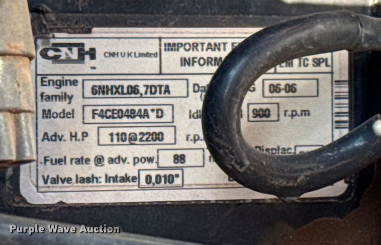 image for item ES5761 2006 New Holland TS110A MFWD tractor