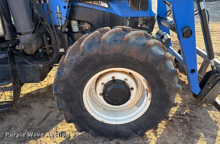 image for item ES5761 2006 New Holland TS110A MFWD tractor