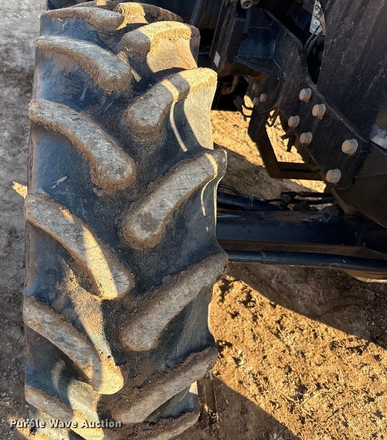 image for item ES5761 2006 New Holland TS110A MFWD tractor