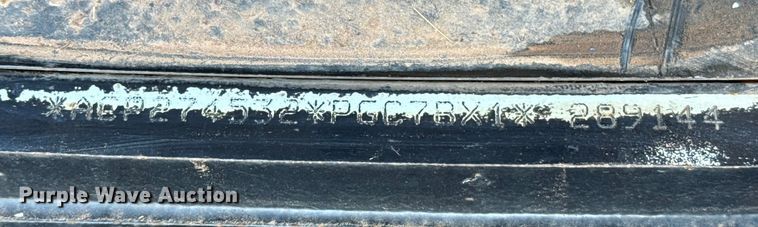 image for item ES5761 2006 New Holland TS110A MFWD tractor