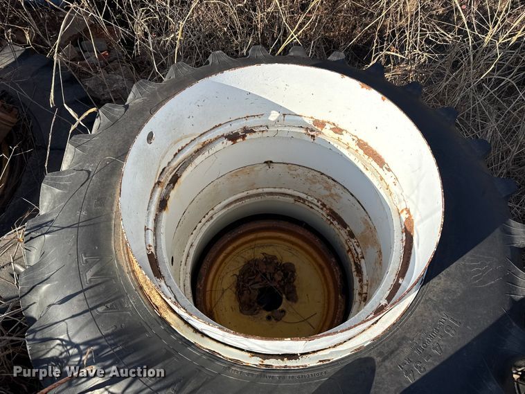 image for item ES5761 2006 New Holland TS110A MFWD tractor