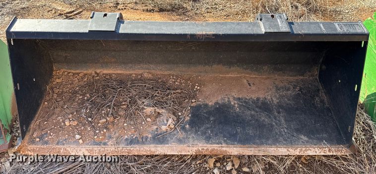 image for item ES5761 2006 New Holland TS110A MFWD tractor