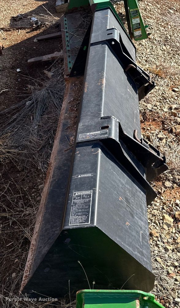 image for item ES5761 2006 New Holland TS110A MFWD tractor