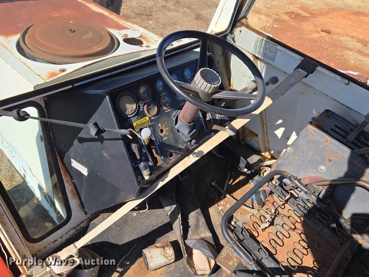 image for item ET1230 1974 Case 2470 4WD tractor