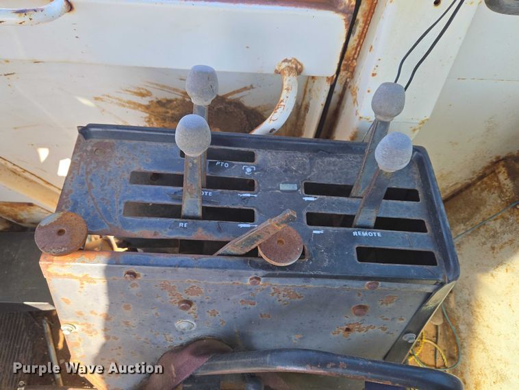 image for item ET1230 1974 Case 2470 4WD tractor