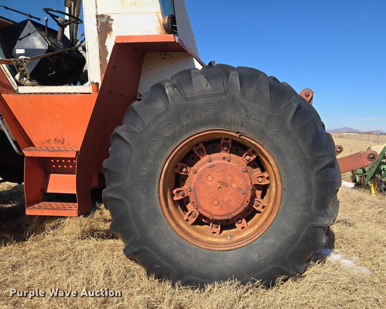 image for item ET1230 1974 Case 2470 4WD tractor