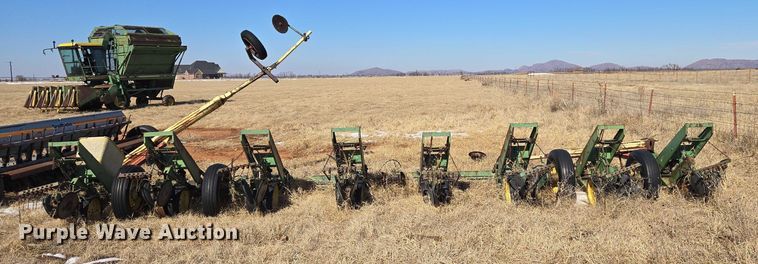 image for item ET1232 John Deere P7000 planter