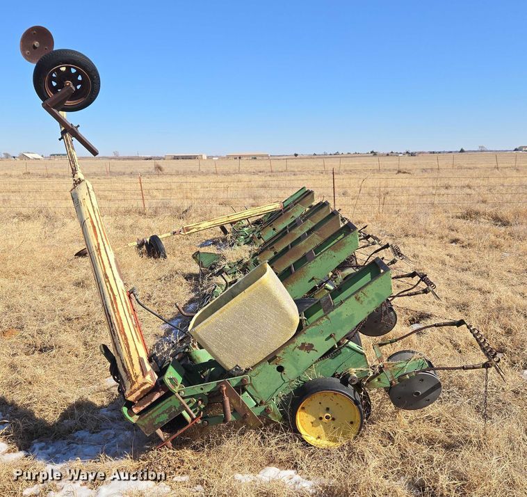 image for item ET1232 John Deere P7000 planter