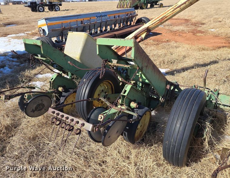 image for item ET1232 John Deere P7000 planter