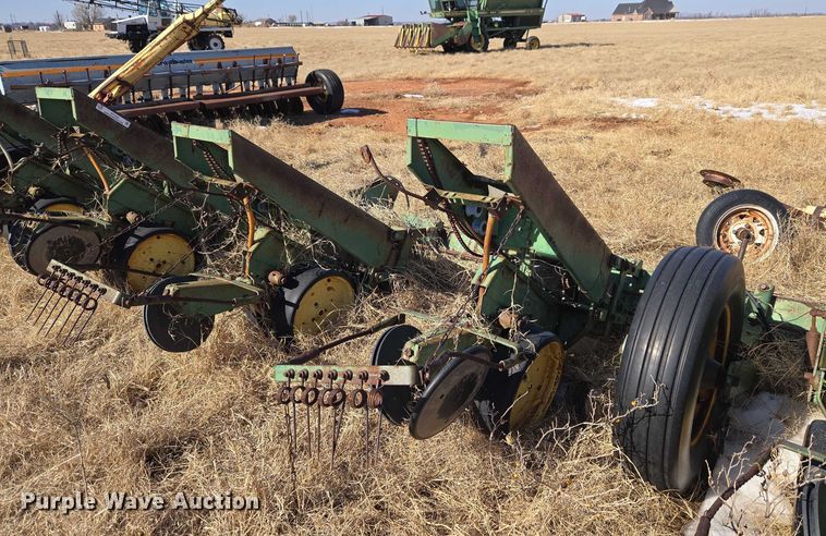 image for item ET1232 John Deere P7000 planter