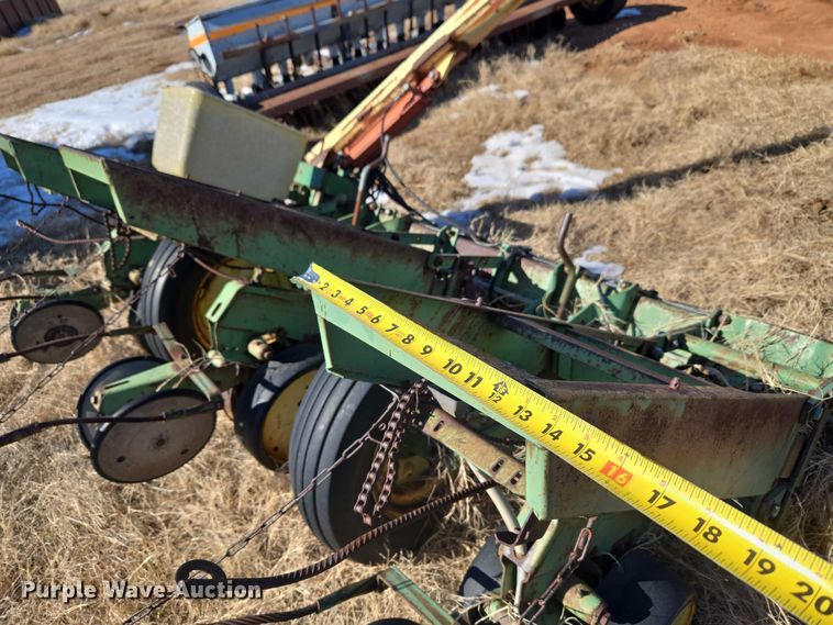 image for item ET1232 John Deere P7000 planter