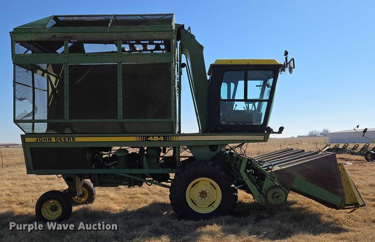 image for item ET1233 John Deere 484 cotton stripper