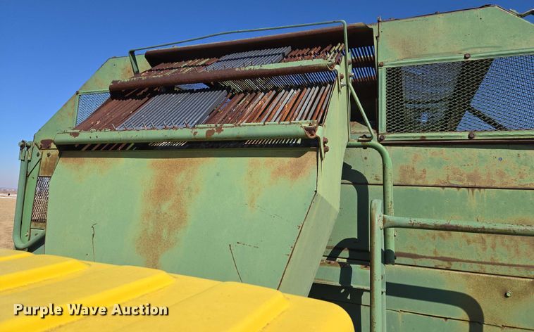 image for item ET1233 John Deere 484 cotton stripper