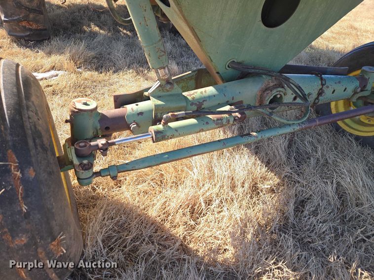 image for item ET1233 John Deere 484 cotton stripper