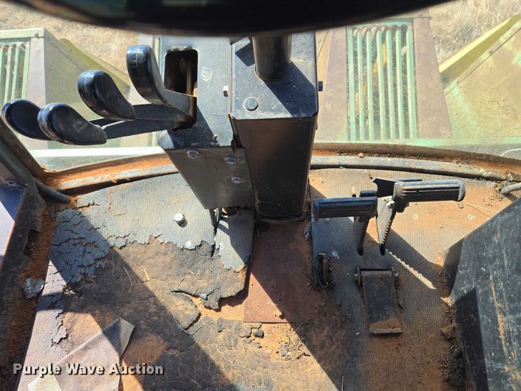 image for item ET1233 John Deere 484 cotton stripper