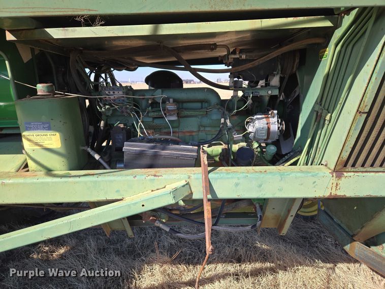 image for item ET1233 John Deere 484 cotton stripper