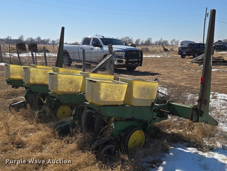 image for item ET1234 John Deere 7000 planter