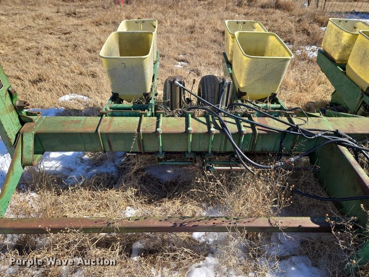 image for item ET1234 John Deere 7000 planter