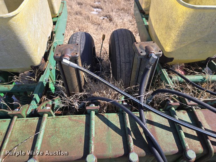 image for item ET1234 John Deere 7000 planter