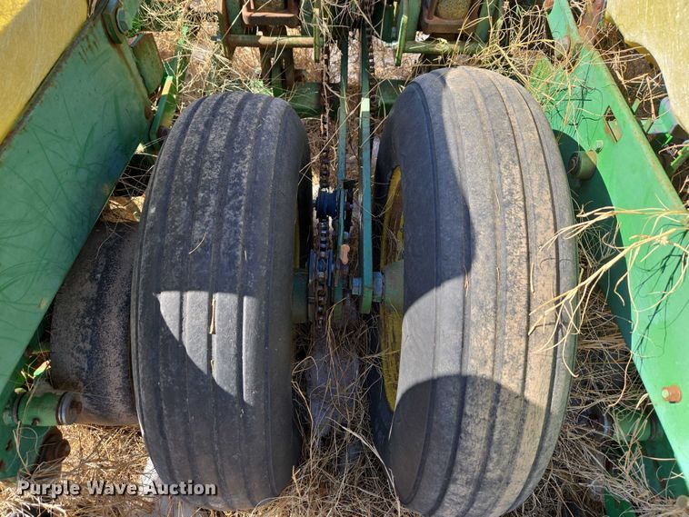 image for item ET1234 John Deere 7000 planter