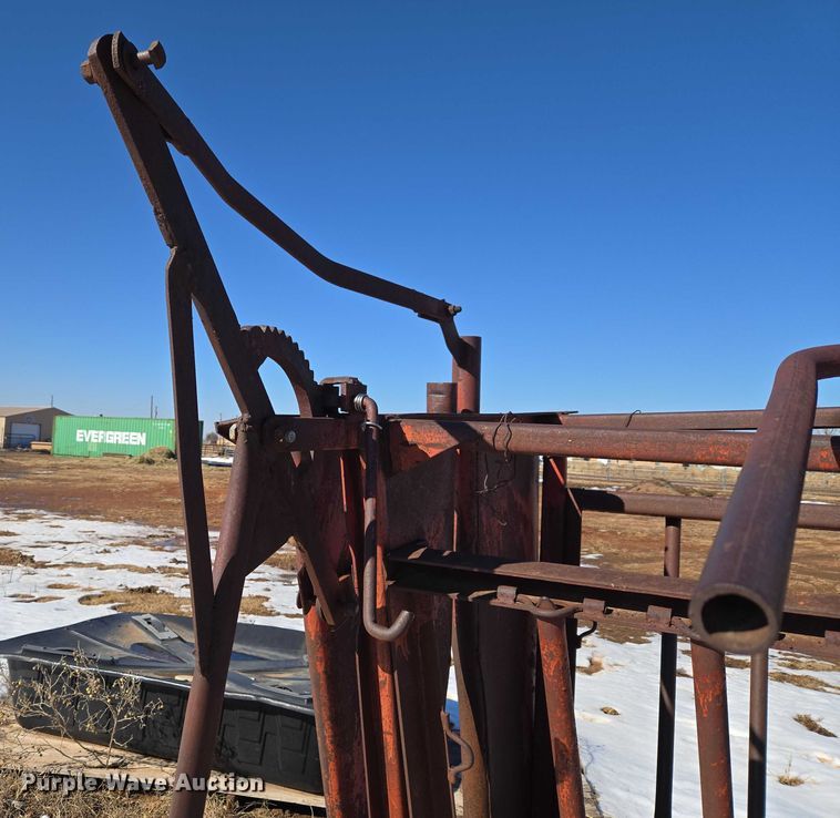 image for item ET1235 Squeeze chute