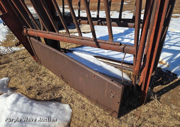 image for item ET1235 Squeeze chute