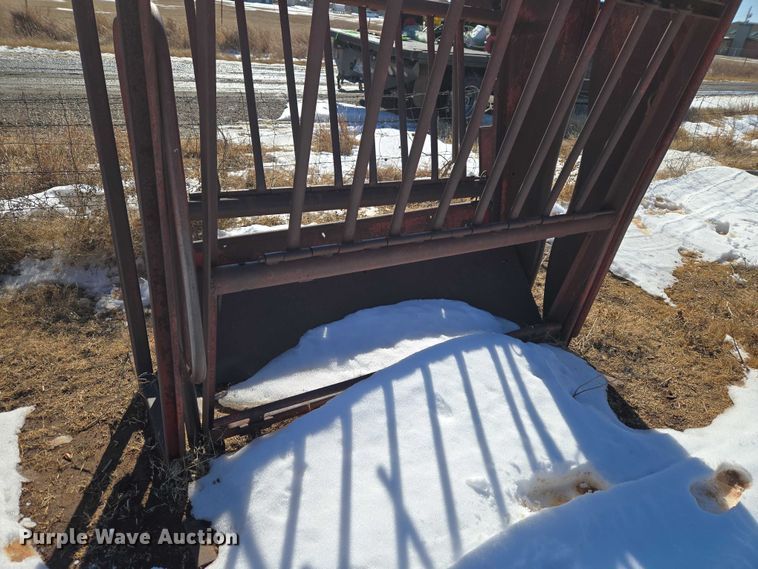 image for item ET1235 Squeeze chute