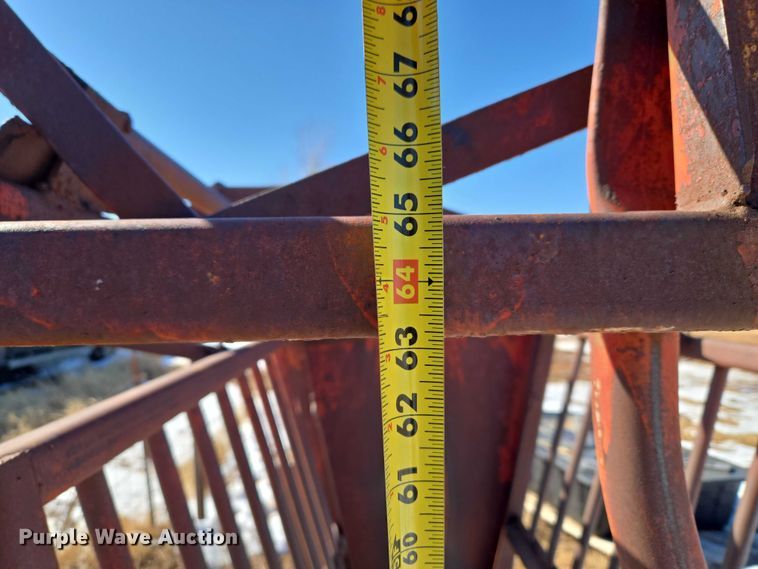 image for item ET1235 Squeeze chute