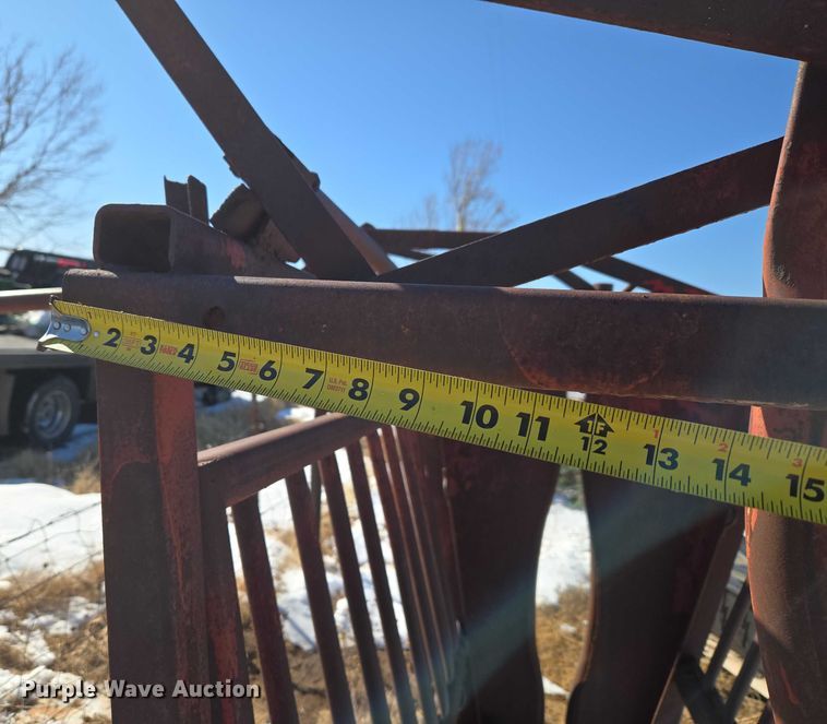 image for item ET1235 Squeeze chute