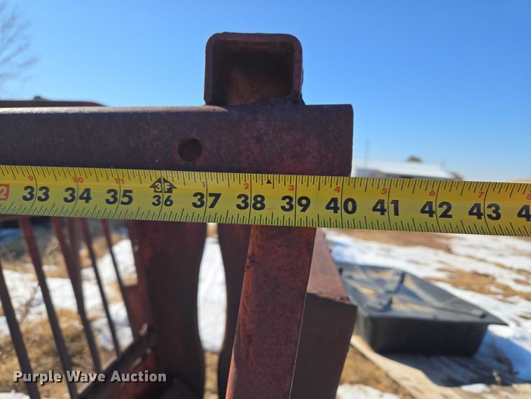 image for item ET1235 Squeeze chute