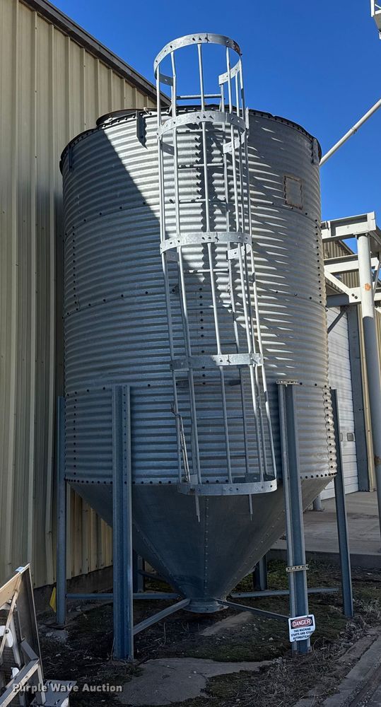 image for item ET4436 Grain bin
