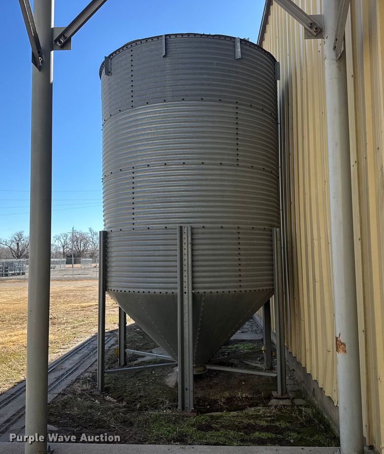 image for item ET4436 Grain bin