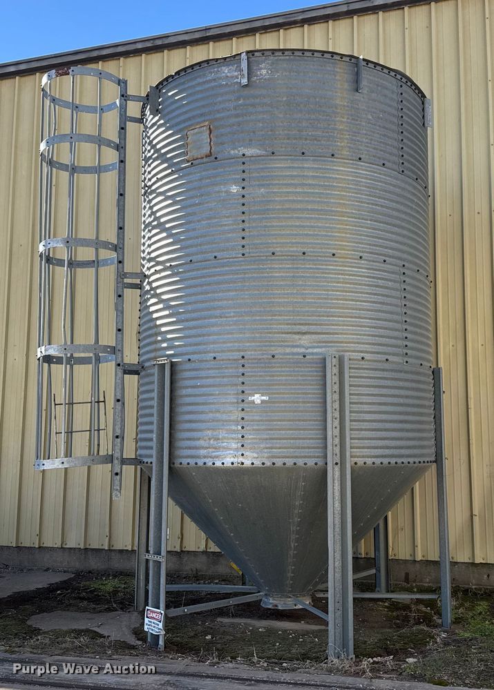 image for item ET4436 Grain bin