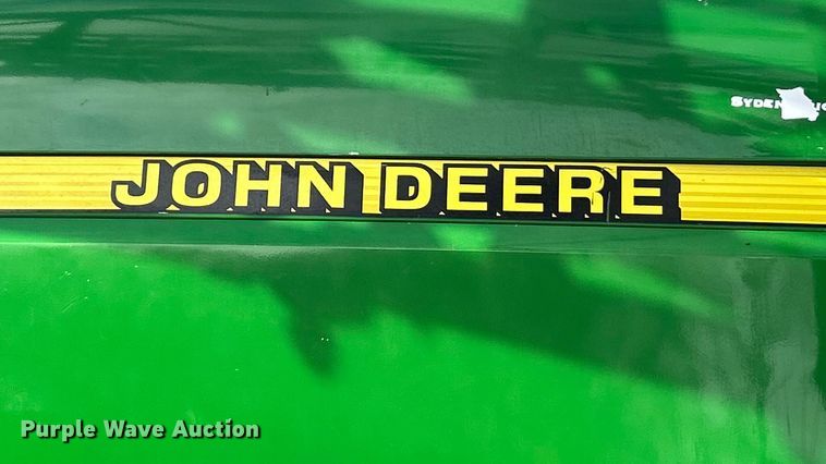 image for item ET6926 1998 John Deere 4700 sprayer