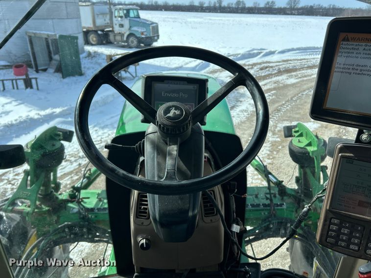 image for item ET6926 1998 John Deere 4700 sprayer