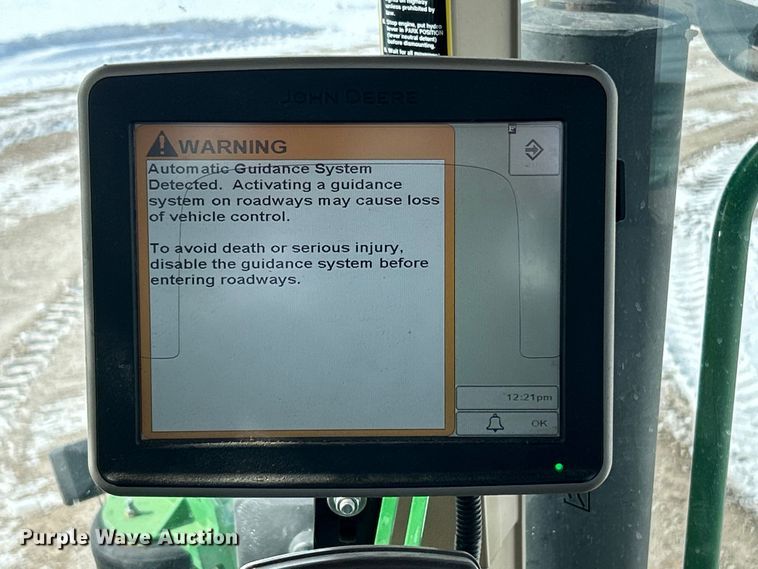 image for item ET6926 1998 John Deere 4700 sprayer