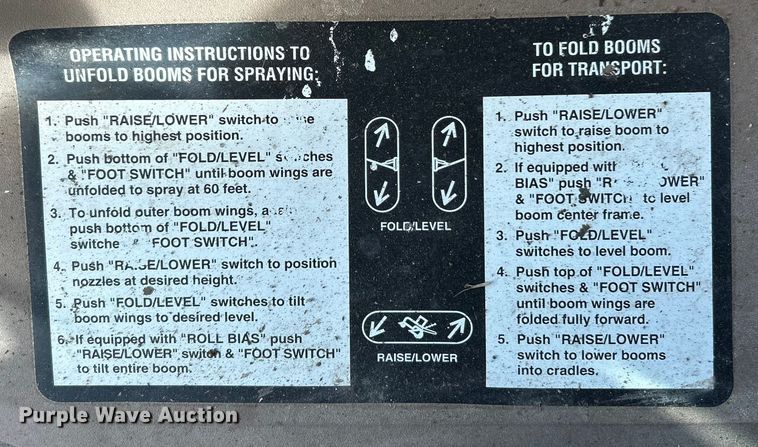 image for item ET6926 1998 John Deere 4700 sprayer