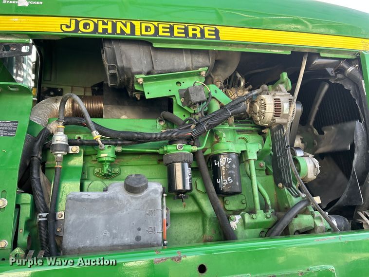 image for item ET6926 1998 John Deere 4700 sprayer