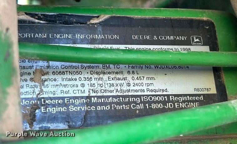 image for item ET6926 1998 John Deere 4700 sprayer