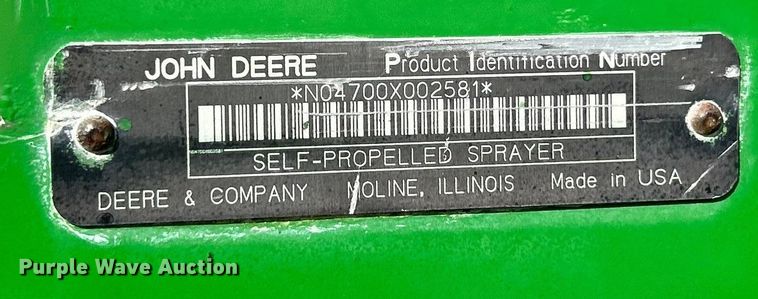 image for item ET6926 1998 John Deere 4700 sprayer