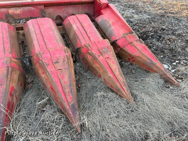 image for item ET6993 Massey Ferguson MF43 corn head