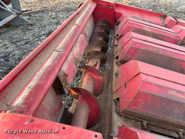 image for item ET6993 Massey Ferguson MF43 corn head