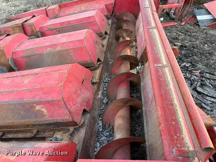 image for item ET6993 Massey Ferguson MF43 corn head