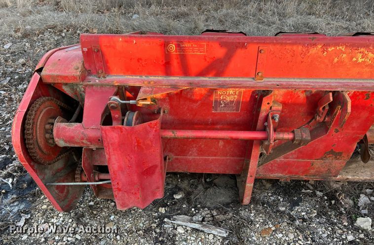 image for item ET6993 Massey Ferguson MF43 corn head